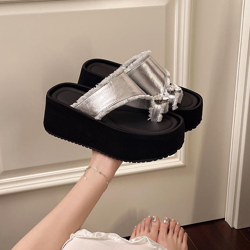 Small muffin cool slippers women's summer wear new fashionable thick bottom heightening skirt beach one-word drag