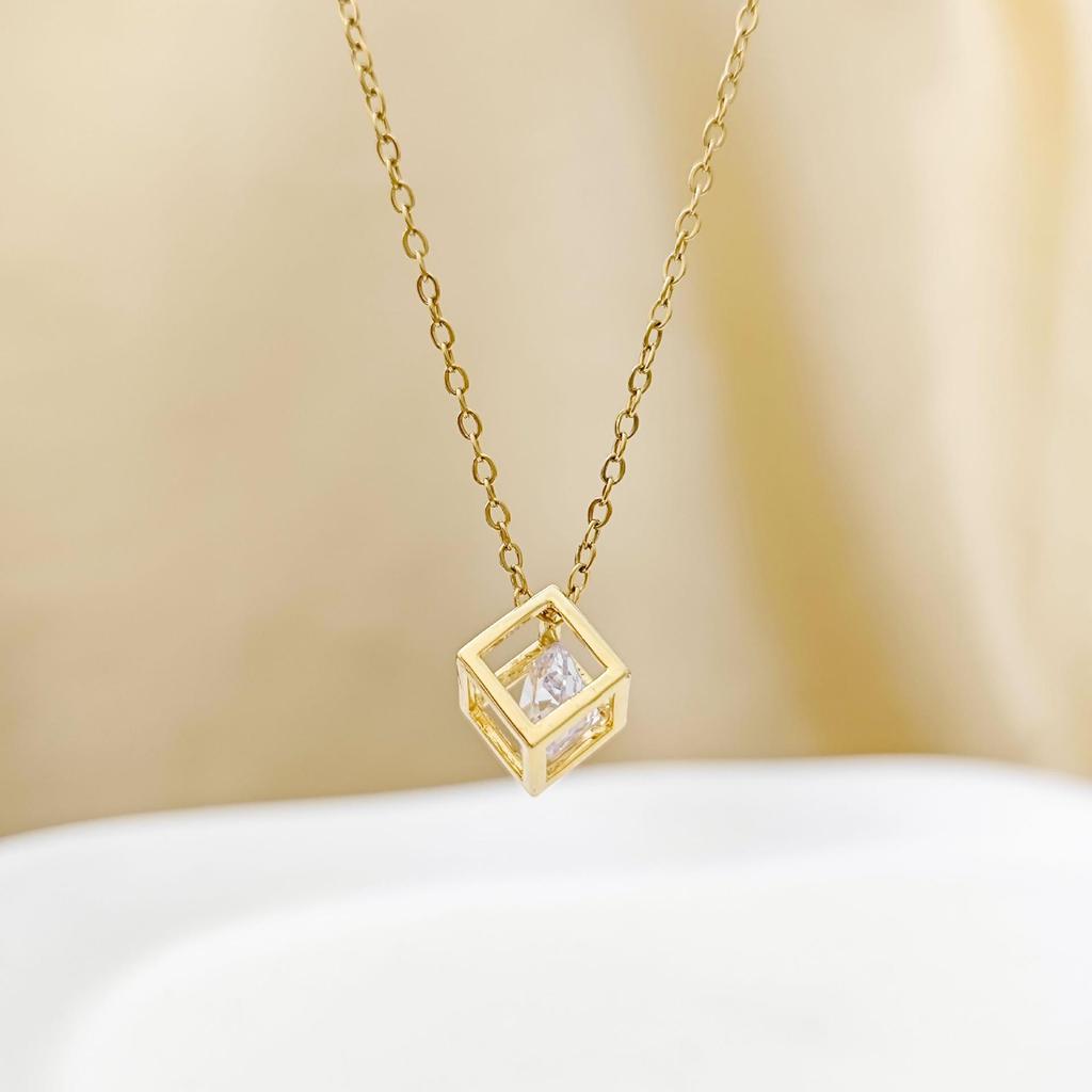 Gold-Plated Korean Zircon Square Pendant Necklace for Women - Trendy Clavicle Chain Jewelry