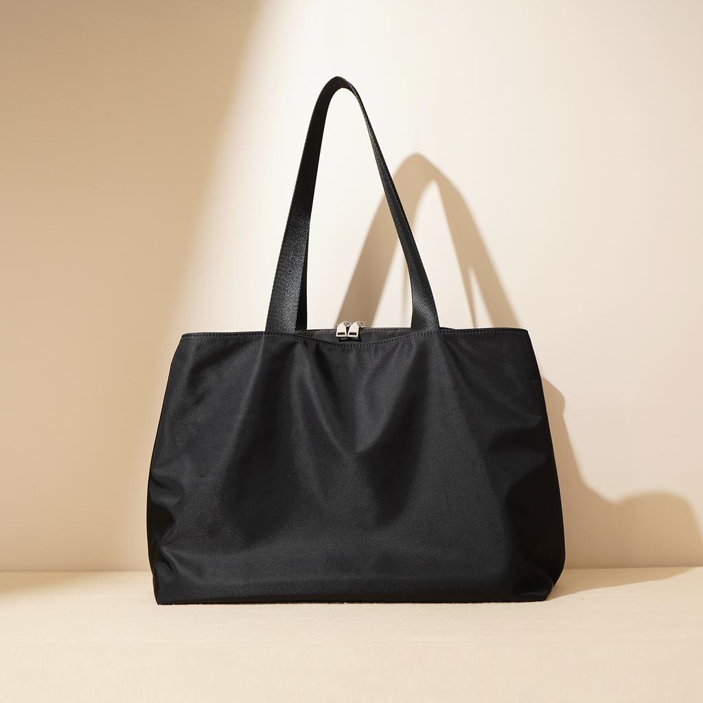 Minimalistische und hochwertige leichte Reisetasche aus Nylon Vielseitige und modische Schultertasche mit großem Fassungsvermögen und mehreren Fächern