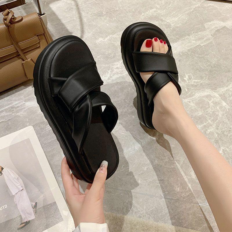 Internet Celebrity Platform Slippers Outer Wear Women's Summer 2025 European Popular Sandals Heightened High-end Sense Fried Street Sandals Soft Botto
