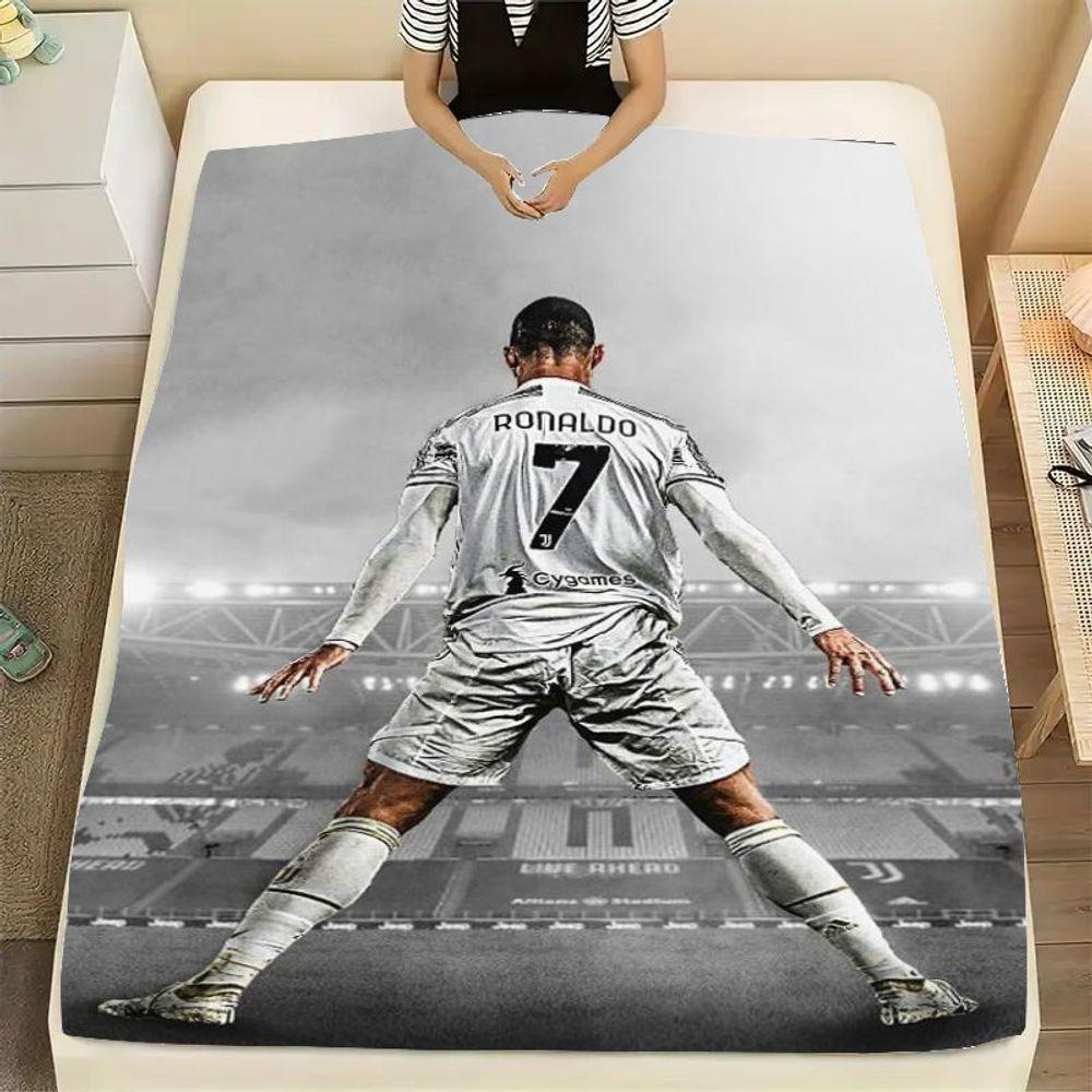 Coperta Ponderata Grafica 'RONALDO' Numero 7 Giocatore di Calcio Dinamico - Morbida e Accogliente Coperta in Microfibra con Design Bianco e Nero