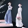 Kolekcja ceramicznych figurek dziewcząt Rękodzieło Porcelanowa statuetka kobiety Statuetka dziewczyny Nowoczesna do biura Półki na książki Biurka Sypialni Szafki