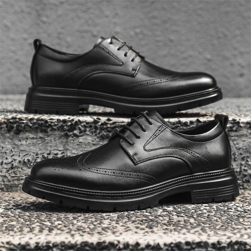 Casual Leather Mens Brogue Shoes Lace Up Men Oxfords Shoes British Style Outdoor Business Footwear Leisure Walk Sneakers