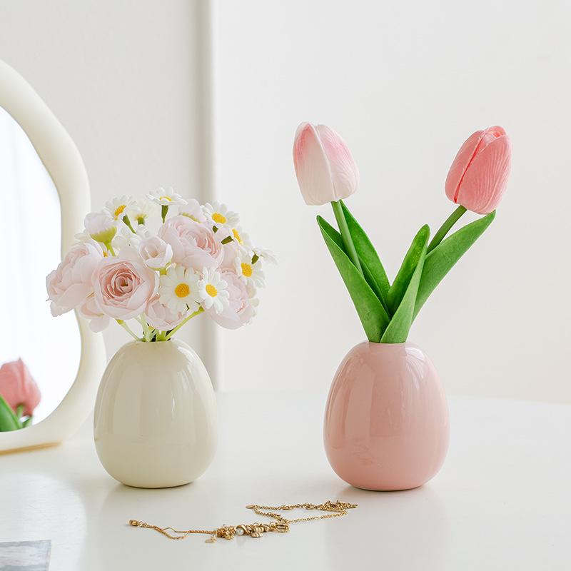 Small Daisy Artificial Flower in Cream Ceramic Vase - Ins Style Tulip for Living Room or Bedroom Decoration.