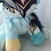 Genshin Impact Il Dottore Katzen-Plüschpuppe Niedliches blaues Katzen-Stofftier Maske Doktor Fatui Harbingers Spiel Fan-Made Sammlerstück Geschenk für Genshin-Fans