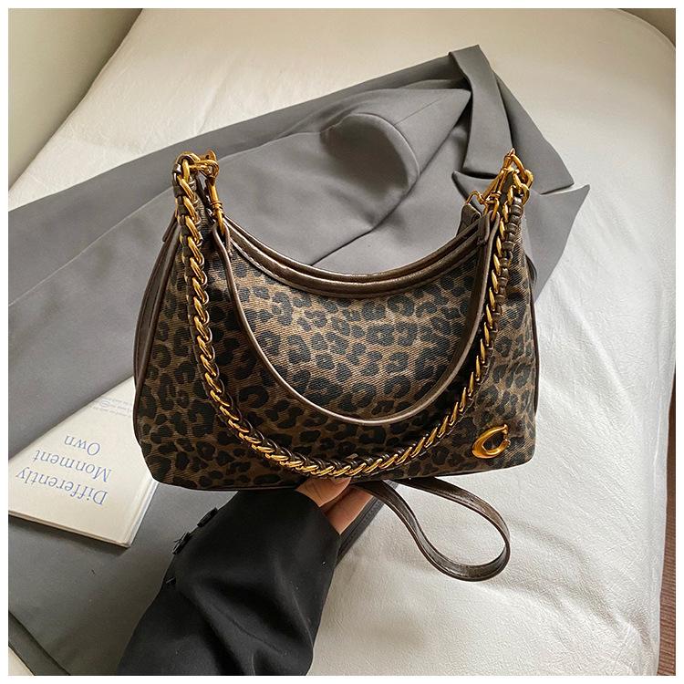 

2025 new trend fashion women s bag retro shoulder messenger bag cow pattern underarm bag foreign style leopard print handbag