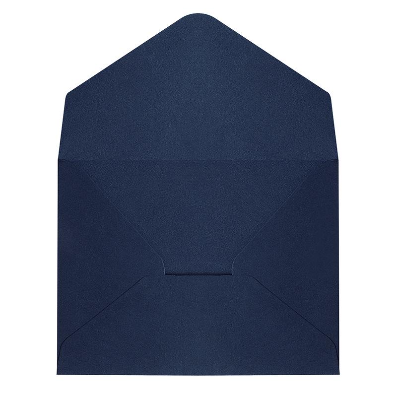 

Креативная открытка с четырьмя цветами и подходящим конвертом для поздравлений с Днем рождения и Рождеством