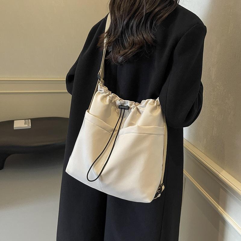 Crossbody Bag Street Simple Shoulder Commuter Bag Large Capacity 2025 New Korean Version Casual Beautiful Bucket Bag Women's Middle School