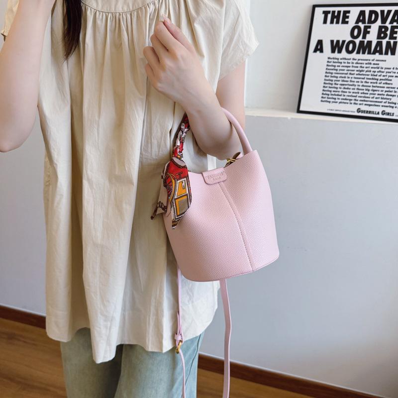 New niche popular silk scarves contrasting colors, children and mothers, bucket bags, portable shoulder messenger trendy women's bags