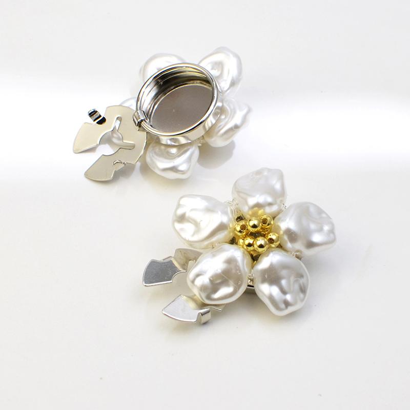 1PC Jewelry Pearl Five-petal Flower Shape Gift Accessories Exquisite Button Cover Wedding Cufflinks Elegant 32/29x17mm