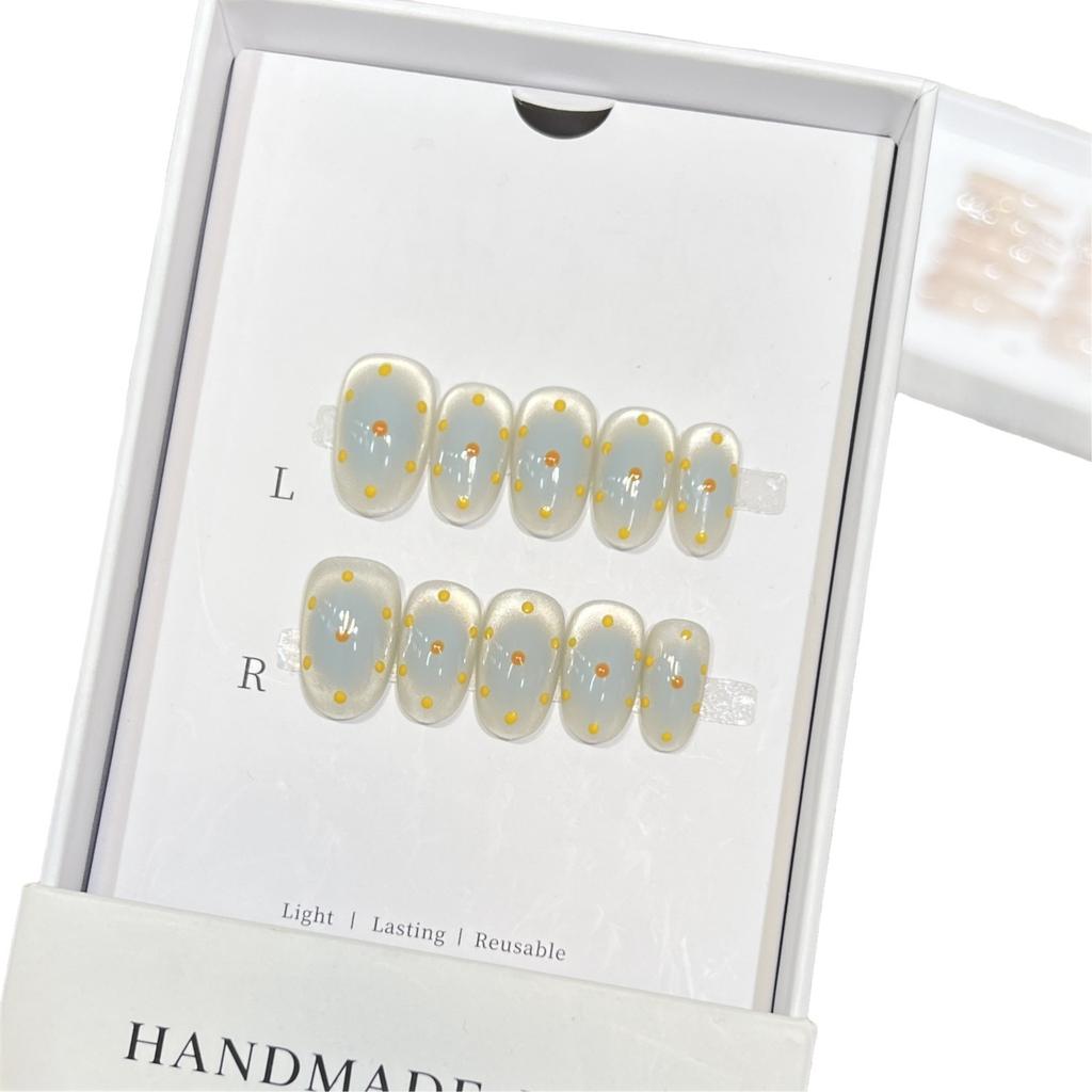 Cute Polka Dot Glass Bead Cat Eye Nail Art Piece Short Pure Hand-wearing Nail