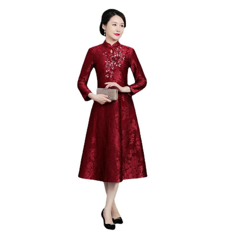 Plus Size Lace Cheongsam: Autumn/Winter Long Sleeve Dress for Retro Wedding or Celebratory Occasions