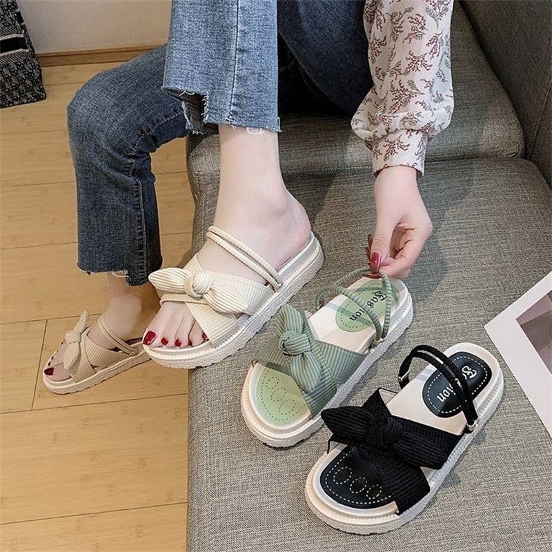 Internet-Berühmtheit Explosion mit Römersandalen weiblicher Sommer Feenwind 2025 neue Mode Studentenplateau Römische Flats