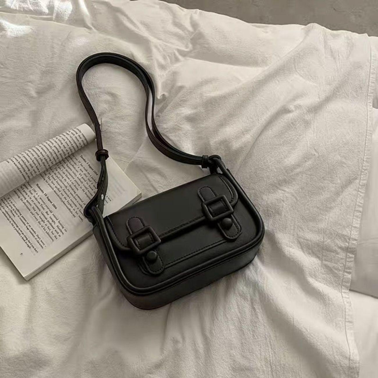 

Белая квадратная сумка в стиле преппи для женщин Harajuku Heart Leather Messenger Bag Кошелек для женщин Vintage Casual Crossbody Bags