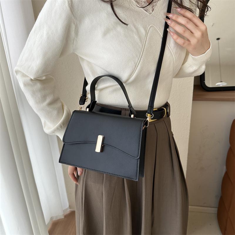 Špičková kabelka pro ženy, nová trendy a módní malá vůně, jednoduchá crossbody kabelka Univerzální lehká luxusní taška přes rameno