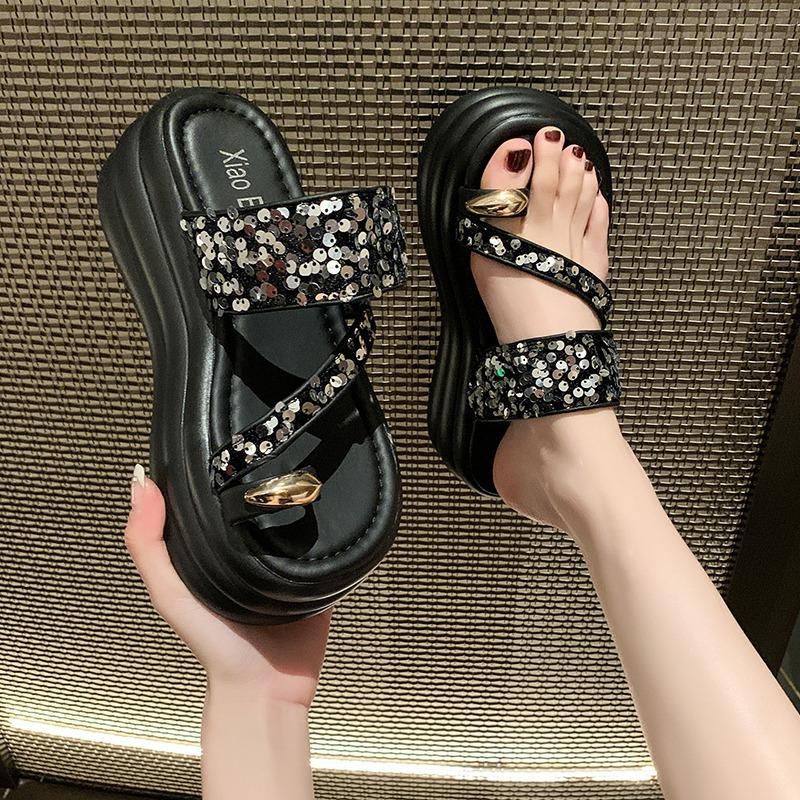 Moda 2024 Damskie Sandały na Grubej Platformie z Klipsem na Palec Wysokie Obcasy Gladiatorki Kapcie Kobieta Modne Lato Błyszczące Plażowe Rekreacyjne Japonki 7CM
