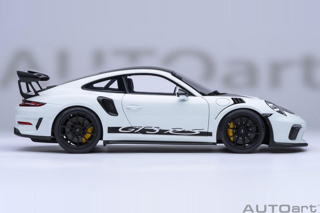 AUTOart Porsche 911 GT3 RS Weissach Package Finished Model 78176 1/18 (991.2) (White/Carbon Black)
