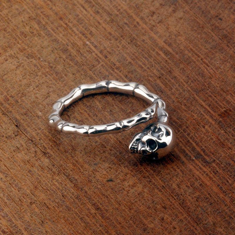 Xiangxu Retro Skull Hand Bone Alloy Ring - Punk, Hip Hop Style