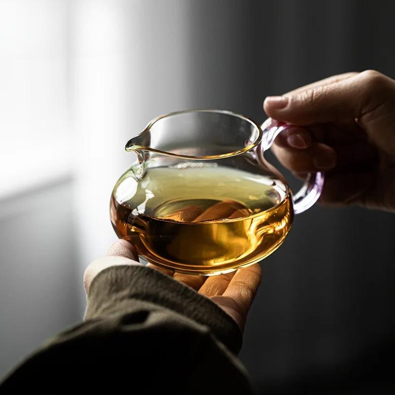 275ml Transparente Glas Teekanne Teeteiler Cha Hai Spender Gerechtigkeitsbecher mit Griff Fair Mug Teegeschirr Ornamente Zubehör