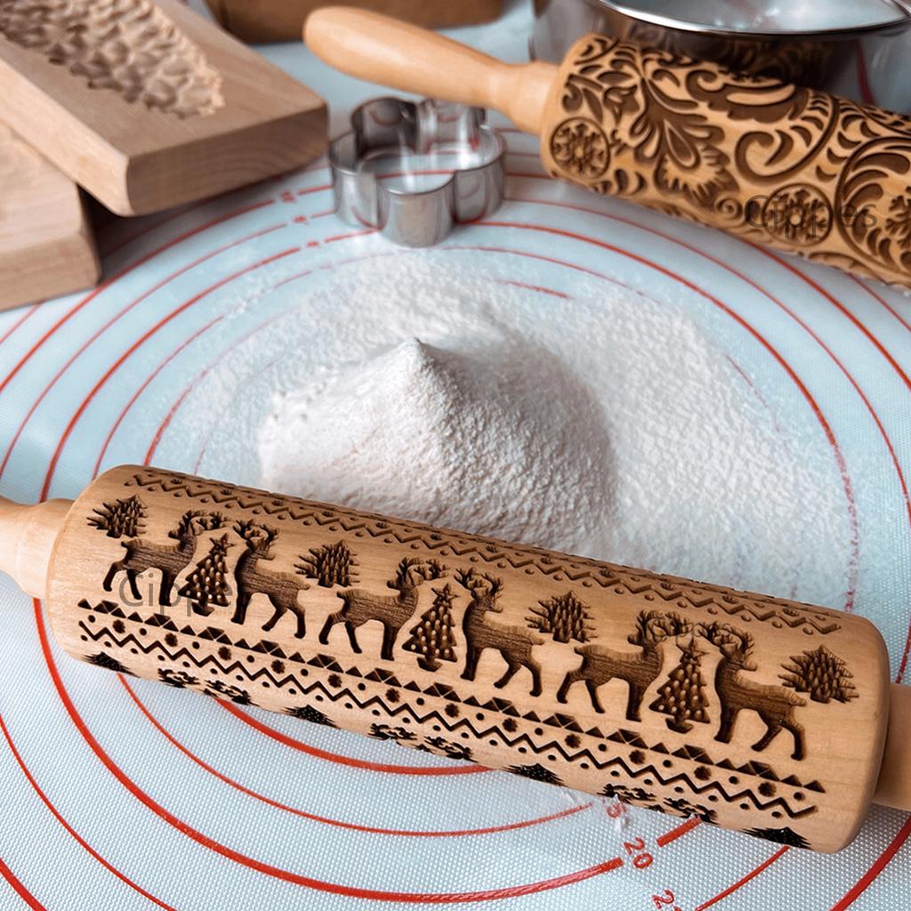 Wooden Rolling Pin for Christmas, 3D DIY Engraved Embossing Rolling Pins with Xmas Reindeer Flower Pattern, for Baking Cookies