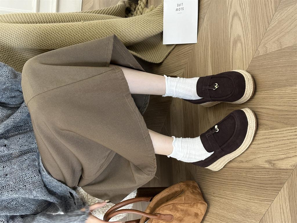 2025 höst och vinter nya rund tå inre hampa vävd kilklack matt läder tjocksulade Boken damsingelskor