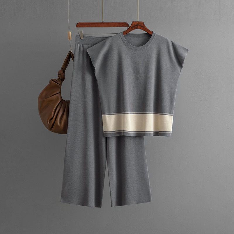 HNXC Women's Plate-size Set, A Loose and Slimming Women's Knitted Sweater, High-waisted and Wide-leg Trousers, A Fashionable Two-piece Set