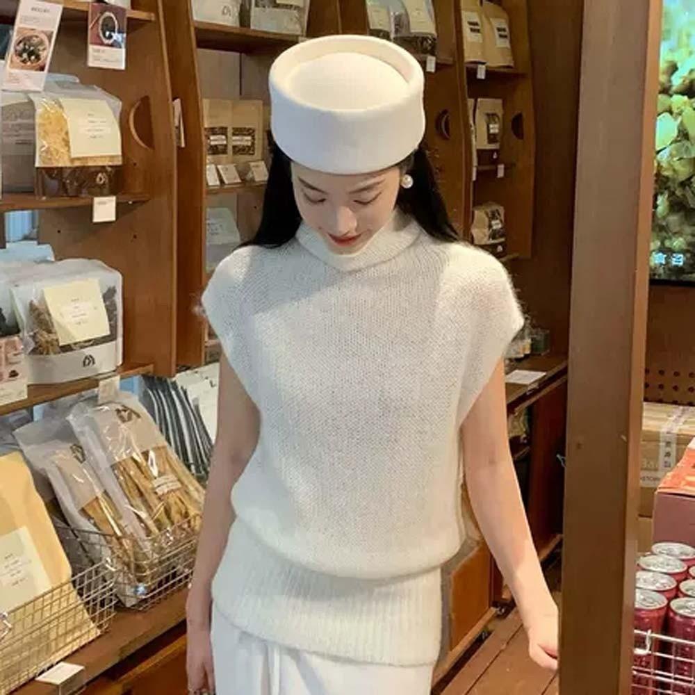 Klobouk typu pillbox ve francouzském stylu s vintage vzhledem, formální klobouk, uniforma, klobouk letušky, vlněný cylindr, ples