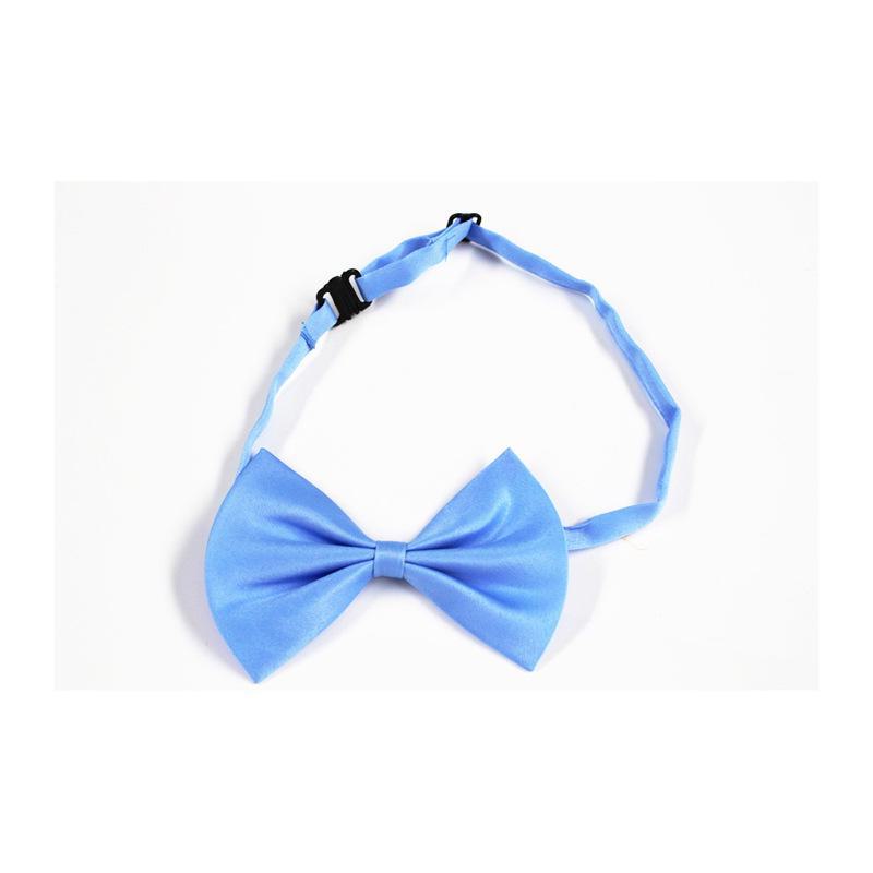 Pánský černý oblek s motýlkem pro sbor, svatby a speciální události