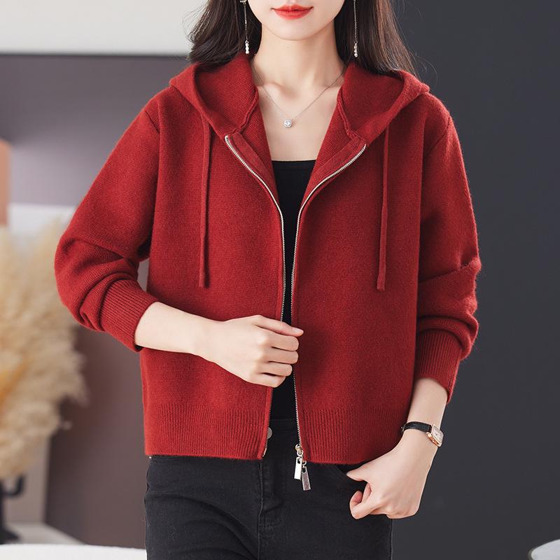 2025 Spring/Autumn Red Hooded Short Jacket for Middle-Aged Women - Petite Knitted Cardigan