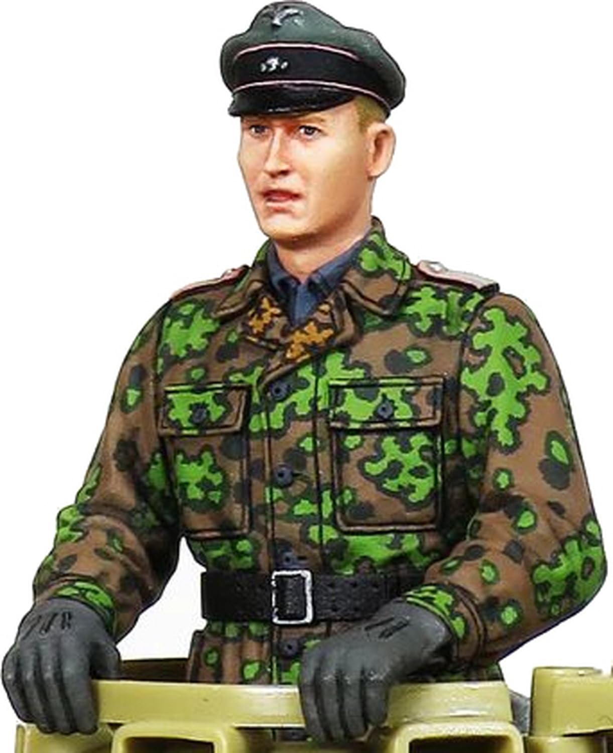 

Rad Miniatures German Tank Crew 1 Tank Commander Resin Kit RDM35058 1/35 1943-45