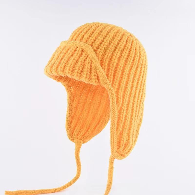 Women's Large Woolen Aviator Hat: Warm, Ear-Protecting, Loose Fit, Face-Slimming, Versatile Knitted Design for Autumn and Winter.