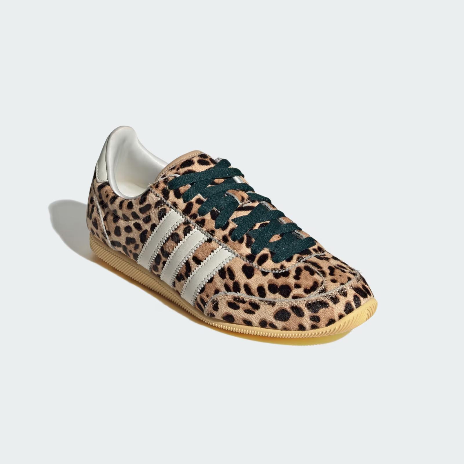 KI6687 ADIDAS ORIGINALS JAPAN (Women s) 10W
