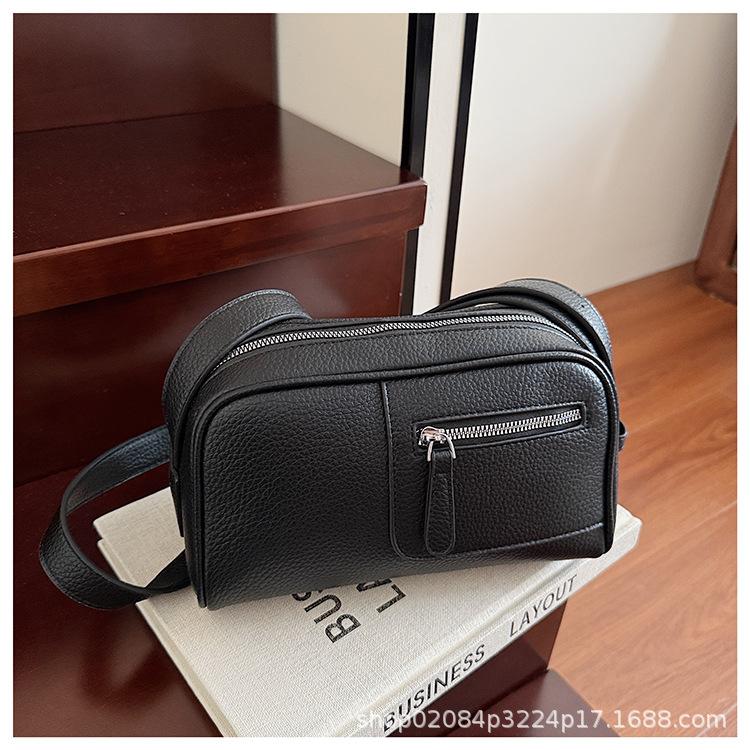 2025 New Women's Casual Versatile Fashion Diagonal Straddle Bag Niche Design Commuter Shoulder Bag Messenger Bag