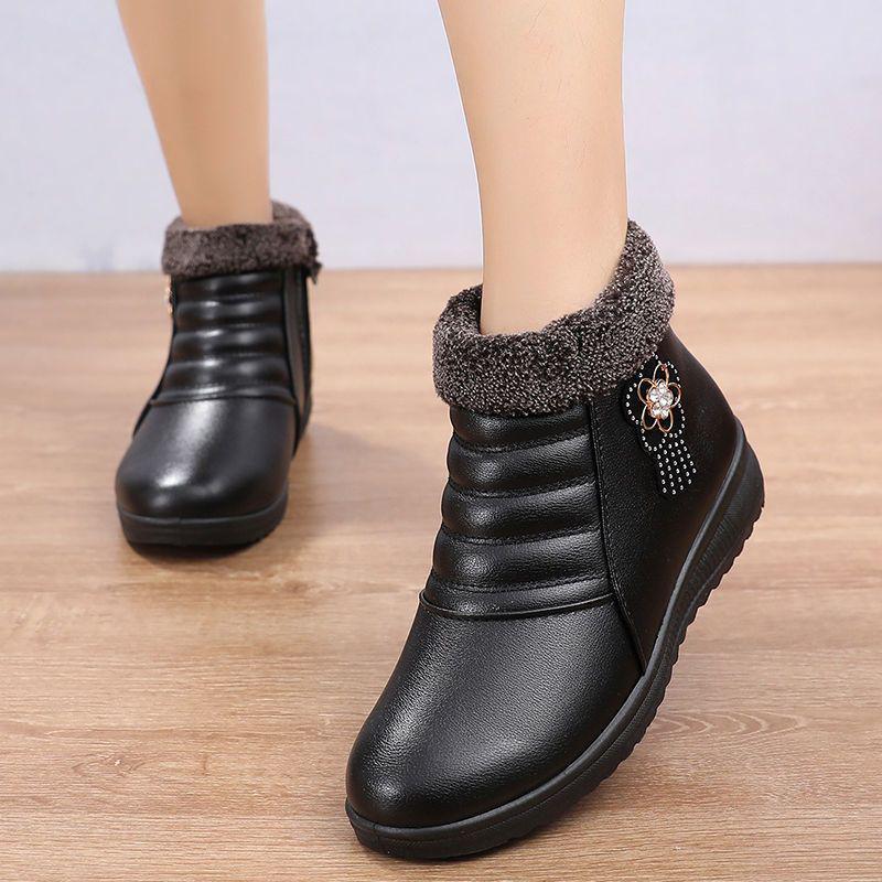 Winter Non-Slip Velvet Flat Boots for Middle-Aged & Elderly Women - Warm, Waterproof, Low-Top Grandma Shoes