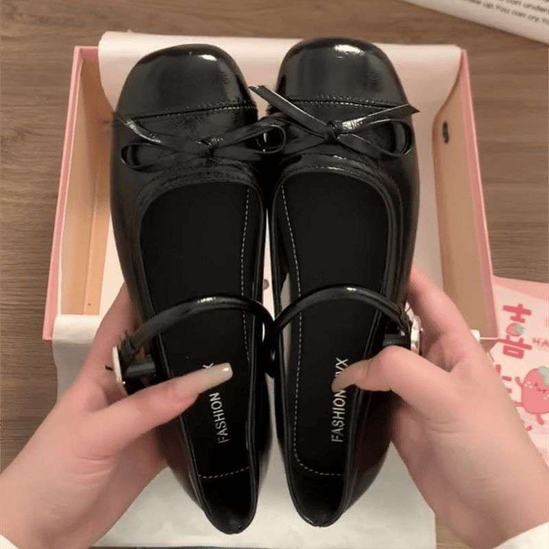 Stříbrné světlo ústa balerínky s plochou podrážkou jediné boty pro dámské 2025 nové letní sukně francouzská kulatá hlava boty Mary Jane