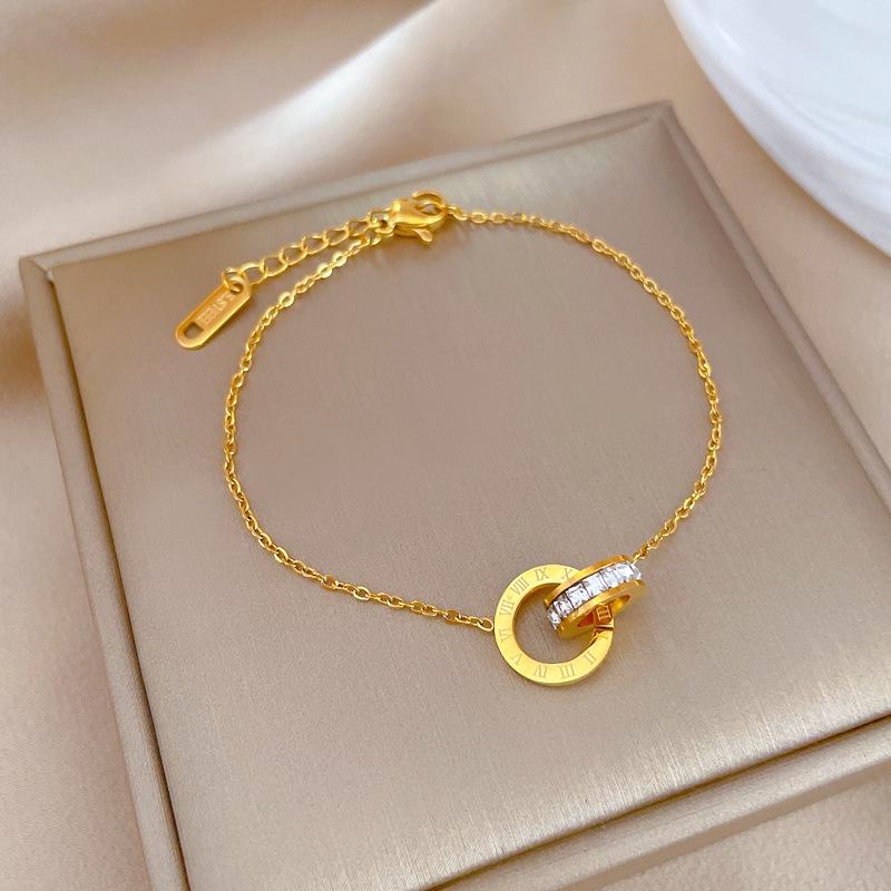 

Elegant Roman Ring Titanium Steel Bracelet for Women - Minimalist Chain Design