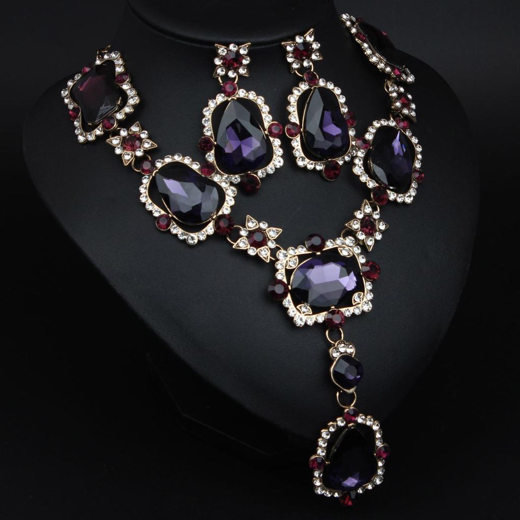Sophisticated Crystal Necklace and Earrings Jewelry Set Alloy Crystal Necklace And Earring Set For Fashion Forward Women