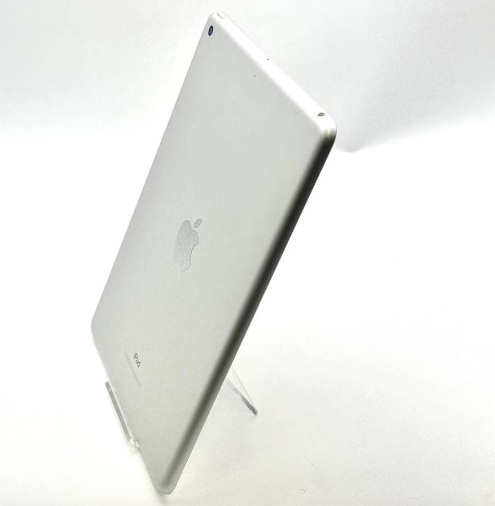 Apple Apple iPad A1822 32GB Silver Wi-Fi model A1822 iPad used