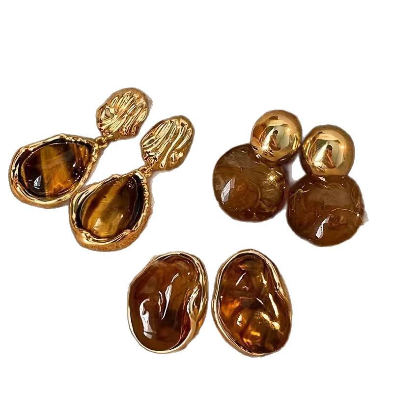 Retro coffee color Maillard earrings women's caramel color new popular earrings temperament earrings