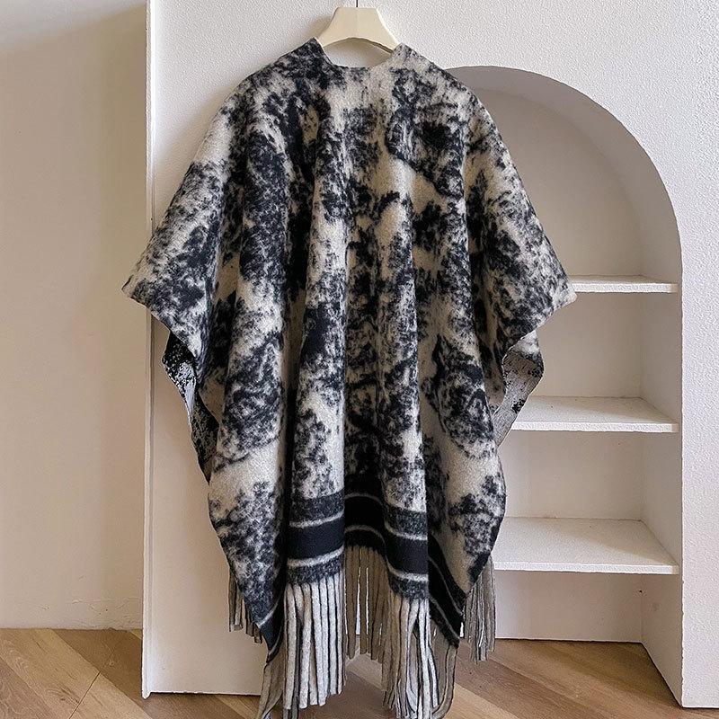 

Fashion sense D home shawl women Xizang Lijiang travel photo atmosphere scarf outdoor cold blanket