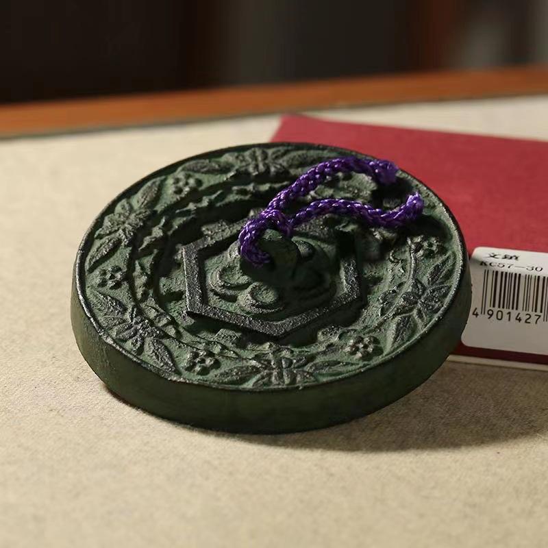 Gosho Kurumaki Cast Iron Paperweight & Ruler - Elegant Four Treasures Design for Brush Calligraphy and Sutra Copying Cast Iron
