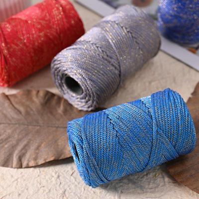 Materiale Cappello a Uncinetto e Borsa in Cotone-Lino di Seta Leggero e Luminoso