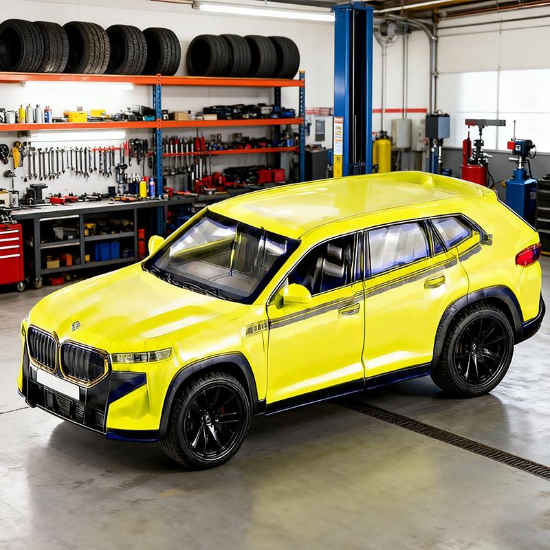1/32 BMW THE XM SUV Alloy Car Model Sound and Light Pull Back Children's Toy Collectibles Birthday Gift