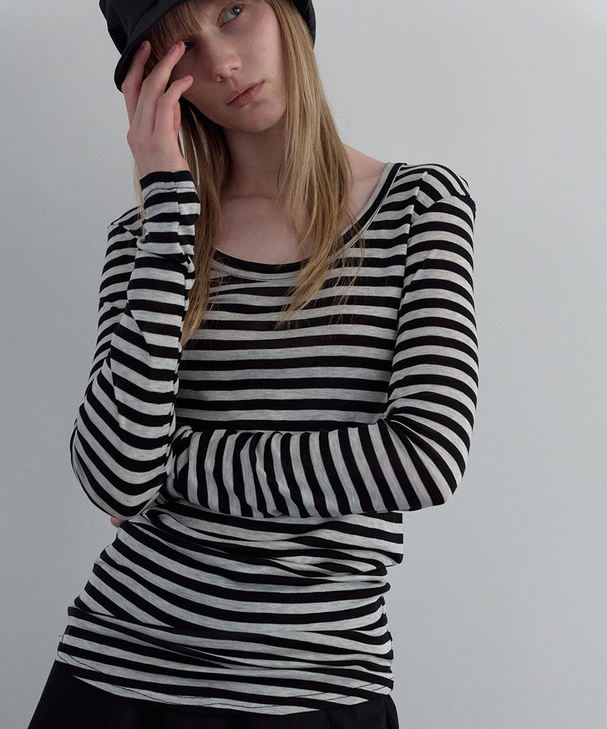 Unessin U-Neck Stripe T-Shirt