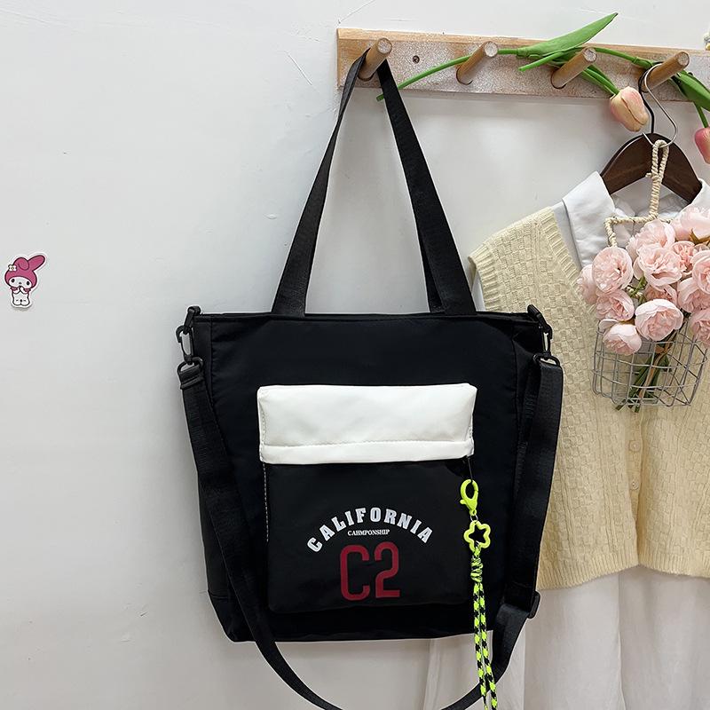 

Contrasting women s bags, shoulder bags, simple and large-capacity tote bags, book bags, class bags, student totes чёрный