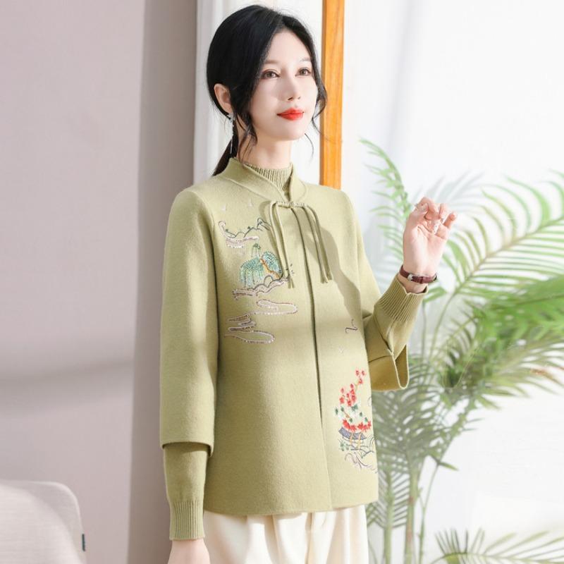 New Chinese mother spring and autumn knitted sweater cardigan jacket middle-aged and elderly women's autumn temperament two-piece set
