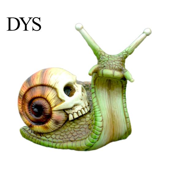 Lifelike Snail Sculpture Halloween Skull Statue, Gothic Home Decor, Creative Resin Crafts Gifts Ornaments for Outdoor Garden Patio Lawn Porch Desktop