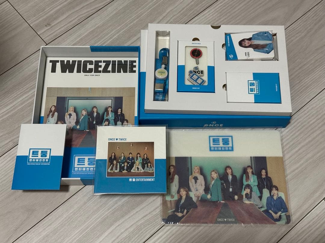 

[USED] TWICE merchandise