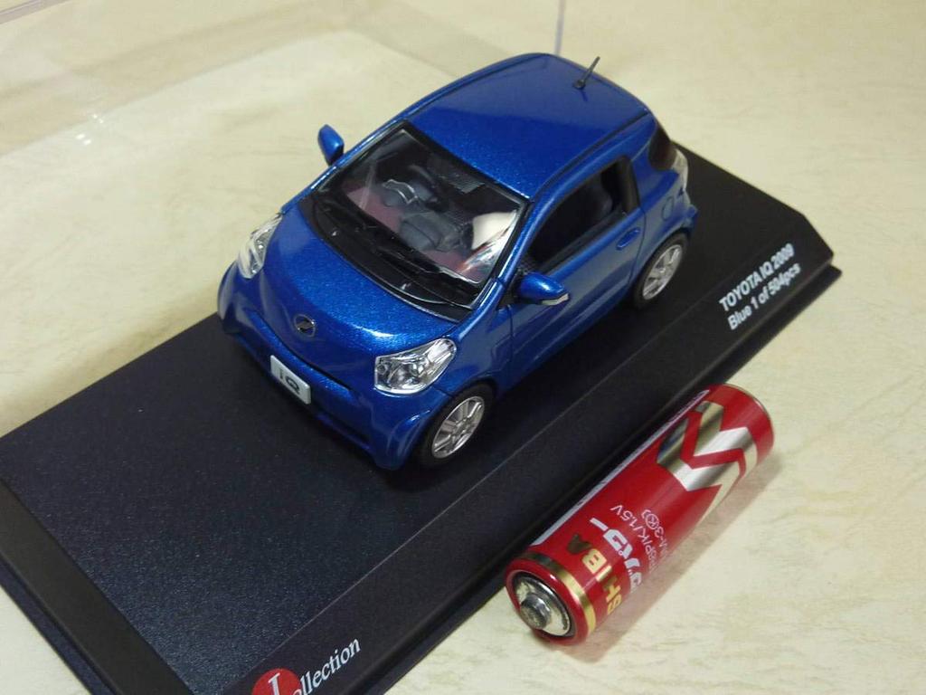 Kyosho Toyota IQ Blue J Collection 1/43