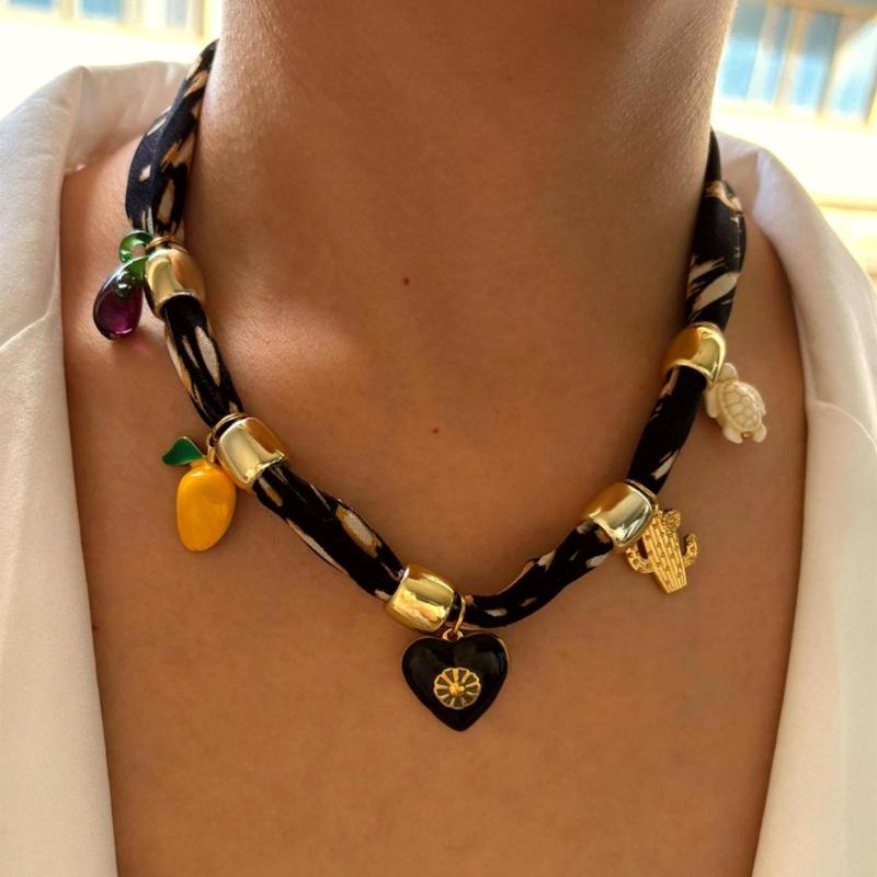 Stylish Leopard Print Rope Necklace With Floral Heart Pendant for Women Fashion Jewelry Gift